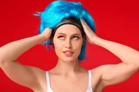 Как завить искусственный парик: безопасные способы завивки