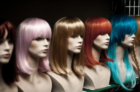 Как и чем можно покрасить парик из искусственных волос