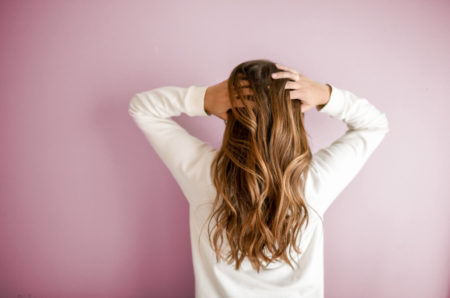Как крепить, снимать, расчесывать и ухаживать за накладными волосами
